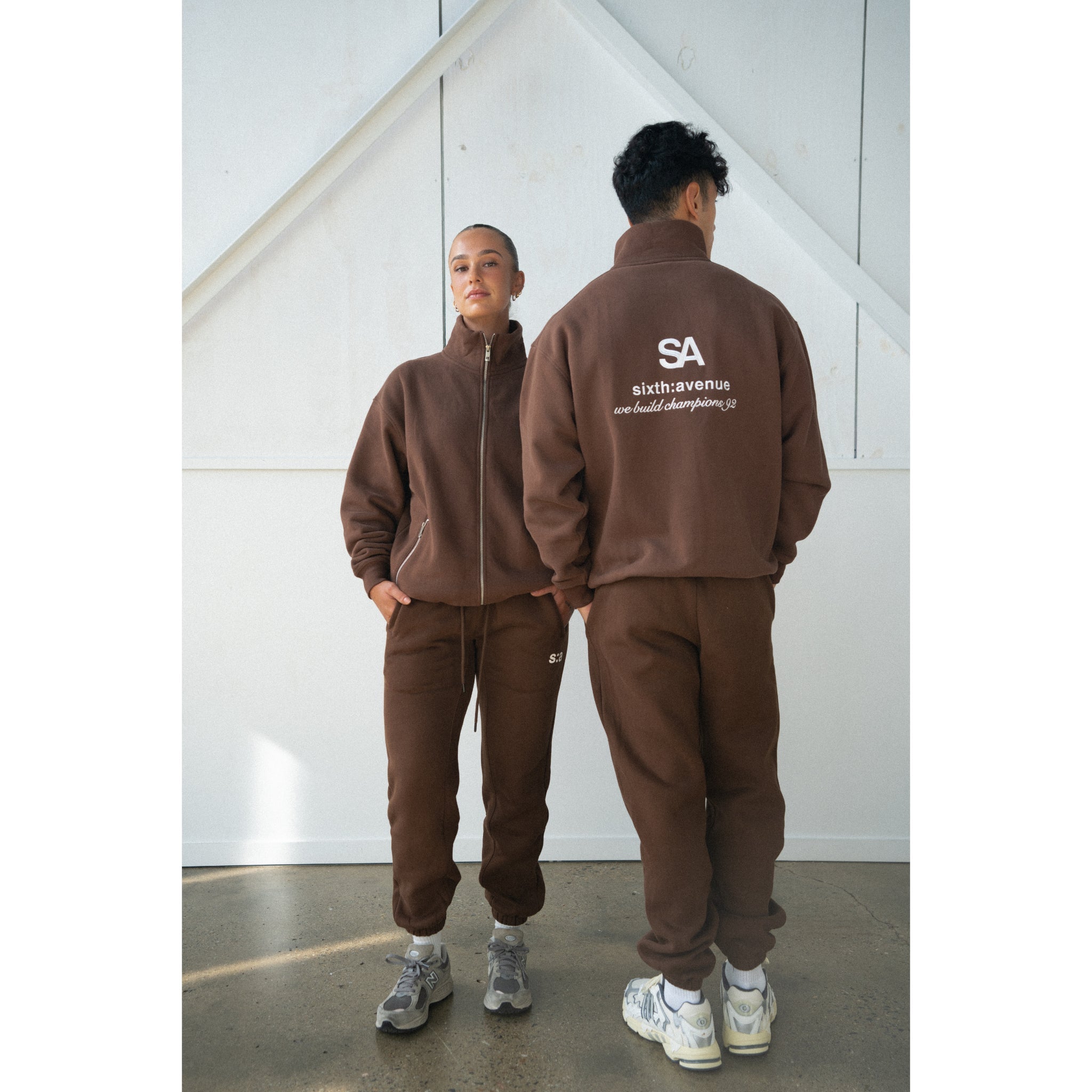 ART DEPARTMENT CUFFED SWEATS - DESSERT BROWN - Sixth Avenue