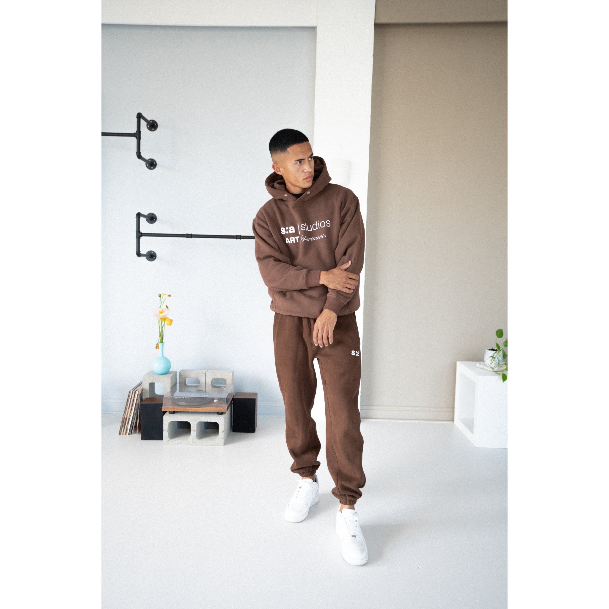 ART DEPARTMENT CUFFED SWEATS - DESSERT BROWN - Sixth Avenue