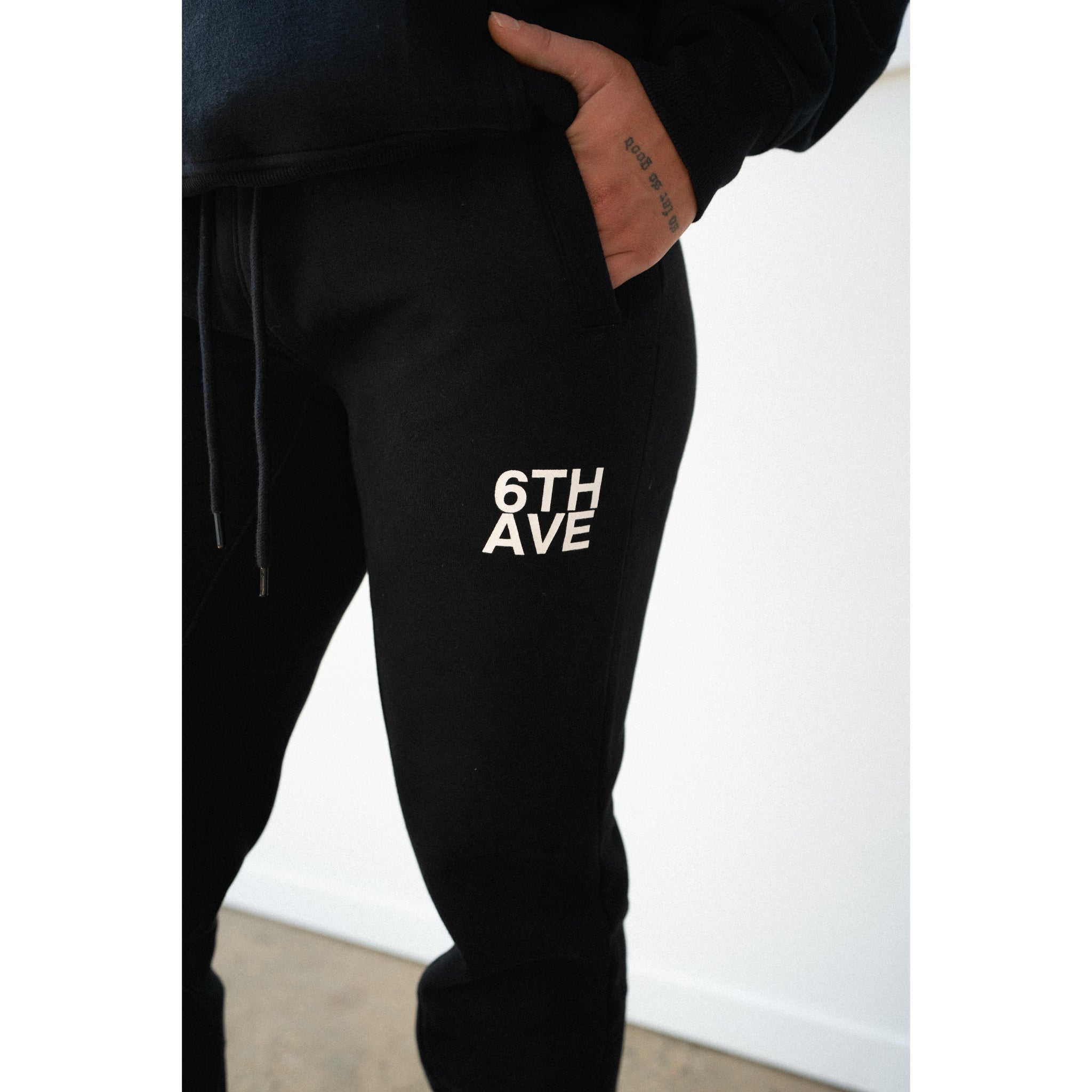 6TH CUFFED SWEATS - BLACK - Sixth Avenue