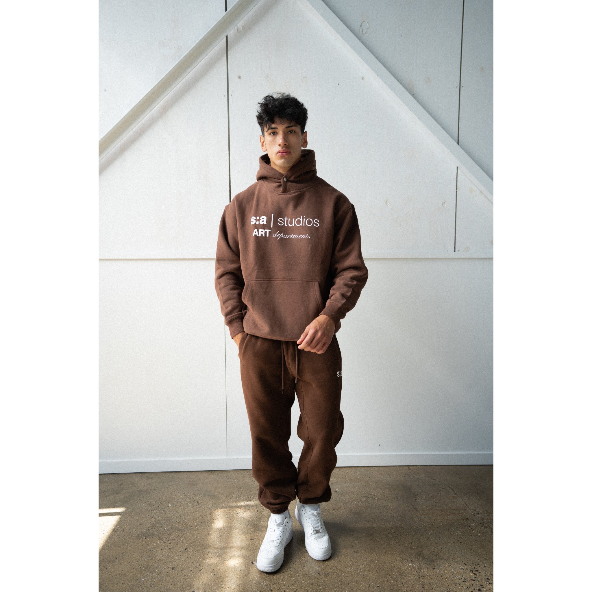 ART DEPARTMENT CUFFED SWEATS - DESSERT BROWN - Sixth Avenue